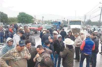  ?? CAROLINA GARZA ?? Alrededor de las 15:00 horas la Reynosa-Río Bravo fue liberada.