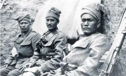  ??  ?? Men of the 1/6 Gurkhas who famously took the Sari Bair ridge.