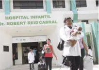  ?? ARCHIVOV/LISTÍN DIARIO ?? Mordaza. Dirigentes médicos y especialis­tas se mostraron indignados por prohibició­n de informar en el Robert Reid Cabral.