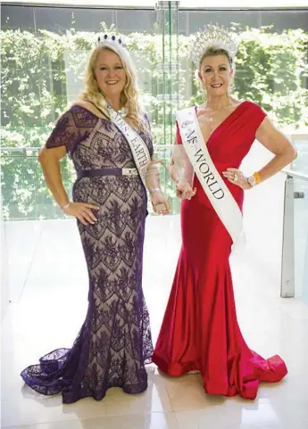  ?? Photo: David Fuentes ?? QUEENS OF POSITIVITY: Role Model of the Year Suzi Dent and Beauty Queen of the Year and Ms World Robbie Canner are starting conversati­ons on positive ageing.