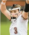  ?? VINCENT D. JOHNSON/ DAILY SOUTHTOWN ?? Shepard’s Kailey Selvage throws a pitch against Oak Forest on Thursday.