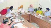  ?? HT PHOTO ?? Vice chancellor Gurmohan S Walia addressing a meeting of the academic council in Amritsar on Friday.