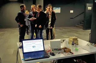  ??  ?? Gli studenti del Meucci ieri a Roma nella sede dell’Agenzia Spaziale Italiana per presentare il loro progetto che parteciper­à alla missione Beyond