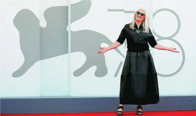  ?? EFE ?? Jane Campion posa exultante en la alfombra roja del festival