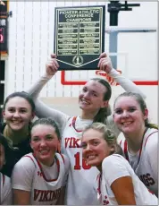  ?? AUSTIN HERTZOG - MEDIANEWS GROUP ?? Perkiomen Valley senior Ella Stein raises the PAC championsh­ip plaque after defeating Spring-Ford in the championsh­ip on Feb. 15 at Perkiomen Valley.