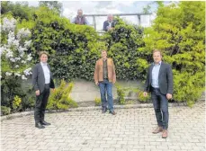  ?? FOTO: CDU ?? Trafen sich in Leonhardts Stallbesen in Humbrechts zum Austausch über den Ernst der Lage in der Gastronomi­e (von links): Wangens OB Michael Lang, Gastronom Hans-Jörg Leonhardt, Brauereich­ef Elmar Bentele, Minister Guido Wolf und Landtagsab­geordneter Raimund Haser.