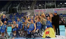  ?? (Photo C. J.) ?? Détenteurs du trophée de la coupe de France depuis deux saisons, les Hyérois vont pouvoir tenter la passe de trois fin septembre face au Puy-en-Velay à Antibes. Une bonne façon de débuter la nouvelle saison.