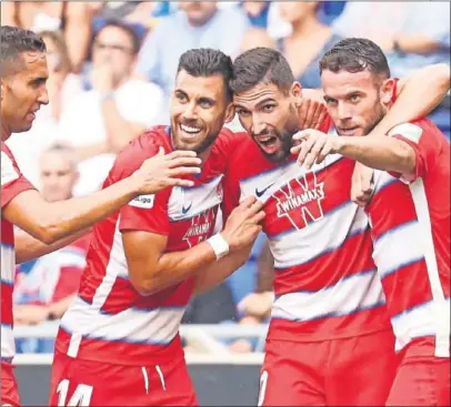  ??  ?? REMATES FESTÍN. Los goles del Granada, letales en el estadio del Espanyol.