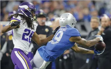  ?? Paul Sancya ?? The Associated Press CG Technology sports book opened the Minnesota Vikings as 6½-point road favorites in their Week 16 matchup at the Detroit Lions. A $500 bet on the home underdog moved the number to 4, and an additional $500 wager on the Lions moved...