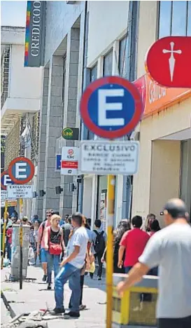  ?? (LA VOZ) ?? Oferta. Los bancos tienen más opciones para atraer pesos y dólares.