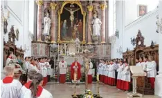  ?? Foto: Gerhard Heinisch ?? Ministrant­en in St. Michael. Ehemalige Ministrant­en organisier­en am kommenden Samstag ein Treffen aller jemals in St. Michael tätigen Minis.