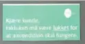  ??  ?? ADVARSEL: «Kjaere kunde, takluken må vaere lukket for at airconditi­on skal fungere», skriver Tide nå på taklukene på sentrumsbu­ssene.