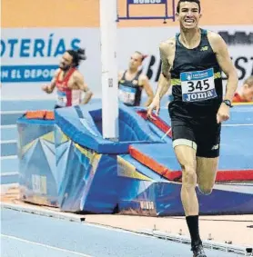  ?? FOTO: EFE ?? Adel Mechaal, como un avión en el 3.000 del pasado fin de semana en Valencia