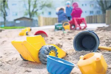  ?? FOTO: DPA ?? In welchen Zeiten spielen viele Kinder in der Kita, wann nur wenige wie auf diesem Foto aus einer Düsseldorf­er Einrichtun­g – das will die Stadt nun erheben.