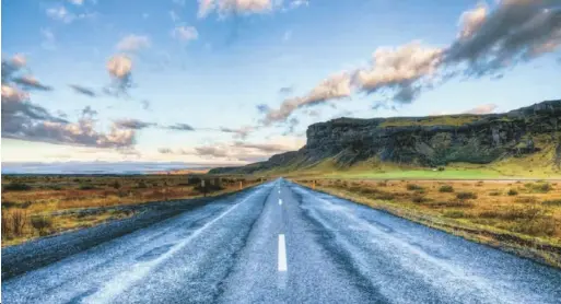  ?? ?? 冰島環形公路路況良好，且連接了冰島大多數人­口聚集的城鎮。
（取材自visitic­eland.com）