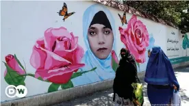  ??  ?? Street art in Kabul