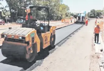  ?? ?? La industria de la construcci­ón se resiente ante la caída de la inversión pública.