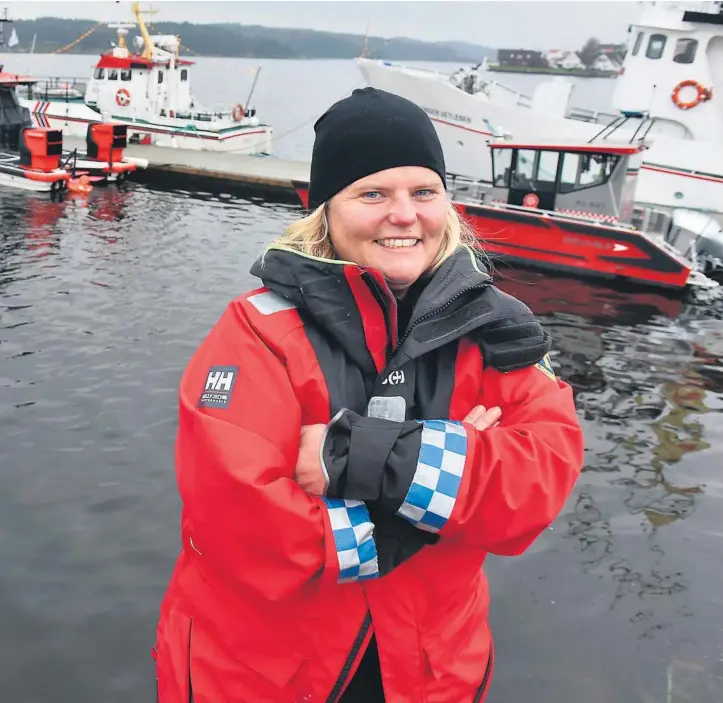  ?? FOTO: CARL CHRISTIAN ENGSTAD ?? og sjø, forteller Cathrine Borgen. Hun leder Lillesand Sjøredning­skorps, som er en del av Redningsse­lskapet.