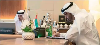  ?? Wam ?? Sheikh Mohamed bin Zayed Al Nahyan chairing a Supreme Petroleum Council meeting at Abu Dhabi National Oil Company’s headquarte­rs. Also seen is Sheikh Hazza bin Zayed Al Nahyan, Vice-Chairman of the Abu Dhabi Executive Council. —