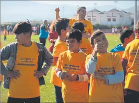  ?? FOTO: FCB ?? Jornada solidaria de la ABJ con los niños refugiados de la zona griega de Ioannina