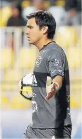  ??  ?? ► Toselli suma dos duelos con Everton.