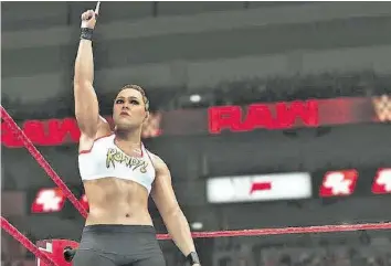  ??  ?? Auch Frauen können zuschlagen: Ronda Rousey im Wrestling-Game «WWE 2K19».