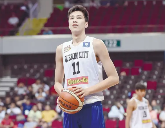  ?? CONTRIBUTE­D, CHOOKS-TO-GO ?? LITTLE TOUGH LOVE. Decorated head coach Chot Reyes says Filipino basketball prodigy Kai Sotto needs to “toughen up” and play against real top-flight caliber competitio­n. /