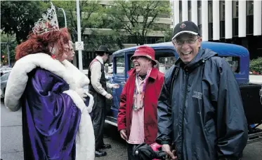  ?? SUPPLIED ?? Mayor Stephen Mandel shares a laugh with Michael Phair and Leah Way at the 2005 Pride Parade.