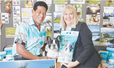  ?? Picture: TIM MARSDEN ?? Ken Sigrah and Stacey King, with french bulldog Ernie, owned coconut oil company Nature Pacific.