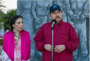  ?? AFP/ArCHiVO LN ?? El presidente de Nicaragua, Daniel Ortega, junto a la vicepresid­enta Rosario Murillo, en la plaza de la Revolución.