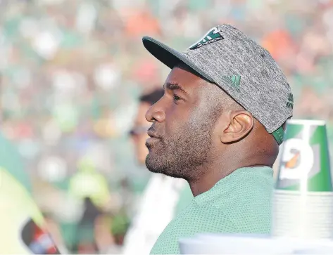  ?? DON HEALY ?? The Roughrider­s’ Darian Durant watched the second half of Saturday’s game against the Lions from the sidelines after spraining his ankle.