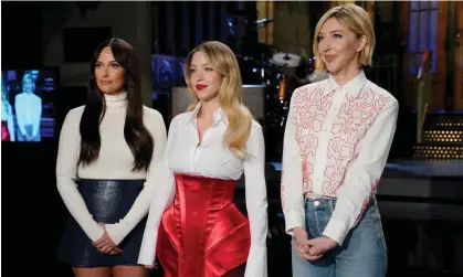  ?? ?? From left: Kacey Musgraves, Sydney Sweeney and Heidi Gardner. Photograph: NBC/Rosalind O'Connor/Getty Images