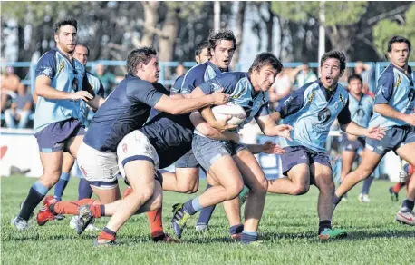  ??  ?? El tryman de El Nacional, Agustín Klampachas, comenzó el certamen con tres conquistas ante Pueyrredón.