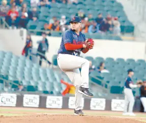  ?? ?? l Édgar Torres abrió ayer por los Mayos.