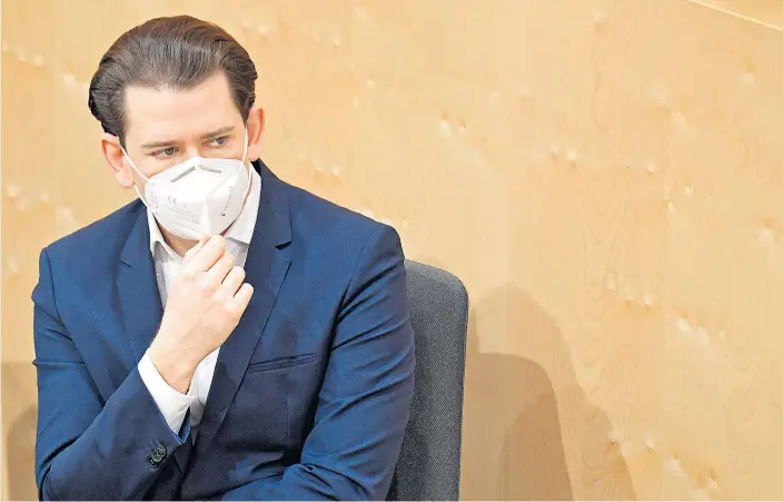  ??  ?? Diese Woche erhält der U-Ausschuss SMS-Nachrichte­n von Sebastian Kurz. Geht es nach seiner Partei, sollten Medien diese Inhalte nicht im Wortlaut zitieren dürfen.