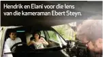  ??  ?? Hendrik en Elani voor die lens van die kameraman Ebert Steyn.