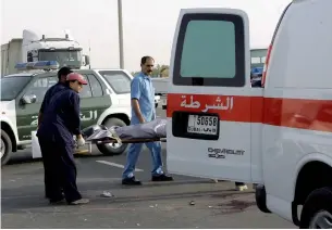  ?? KT file ?? The police say onlookers or curious pedestrian­s standing at the accident site may delay the response of ambulances and emergency vehicles and put the lives in danger. —