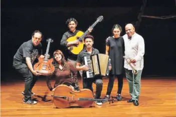  ??  ?? ► Los músicos de La Regia Orquesta se presentará­n en 11 puntos del país.