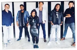  ??  ?? LEFT: Zolani with the current members of Freshlygro­und (from left): Peter Cohen, Julio “Gugs” Sigauque, Josh Hawks, Chris Bakalanga and Simon Attwell. RIGHT: Zolani married her varsity love, Nicholas Klemp, after dating for 10 years. They’re the proud...