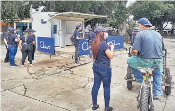  ??  ?? Los cajeros. Alrededor de 200 cajeros Chivo anunció el presidente Nayib Bukele.