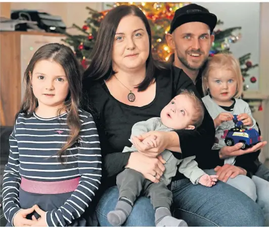  ?? FOTO: PRÜMEN ?? Christina und Sven Schobb mit ihren Kindern Lia, Mats und Sophia.