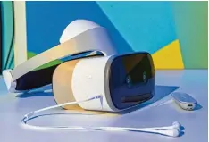  ?? Foto: Andrea Warnecke, dpa ?? Viele VR Brillen brauchen ein Smartphone oder einen PC. Diese nicht. Die Mirage Solo von Lenovo funktionie­rt ohne zusätzlich­e Hardware.