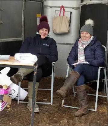  ??  ?? At the point to point in Lingstown on Sunday afternoon were Claire Howlett and Vonnie Roche.