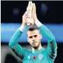  ??  ?? HANDS FREE De Gea may quit to win the big prizes