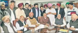  ?? KESHAV SINGH/ HT ?? Punjab Congress leaders at the Vidhan Sabha in Chandigarh on Monday.