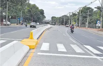  ??  ?? Actualment­e, ya no quedan ni rastros de lo poco que se hizo del metrobús. Se desconoce el monto que nuevamente está gastando el MOPC para “mejorar” la vía con sus máquinas.