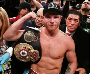  ?? Photos: ED MULHOLLAND/MATCHROOM ?? END ON A HIGH: Alvarez closes out his 2018 campaign with another belt