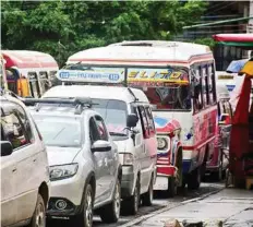  ?? JOSÉ ROCHA ?? El transporte público masivo presta su servicio antes de la cuarentena.