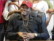  ?? MEGHAN MCCARTHY / THE PALM BEACH POST ?? Palm Beach Lakes defensive back Jakari Starling signed a letter of intent with South Dakota on national signing day on Wednesday.