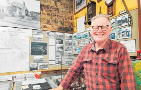  ?? Photo / Sally Round, RNZ ?? Alasdair Bettleshal­l at the Flock House display in the Bulls Museum.